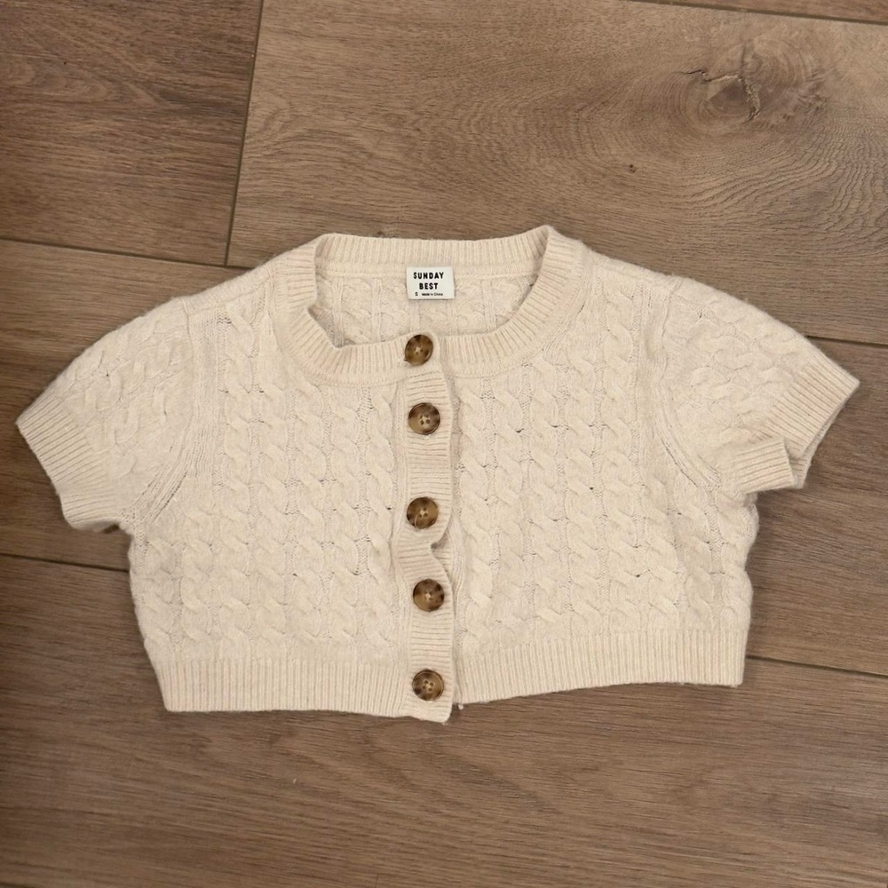 Aritzia Cream Cable Knit Crop Top